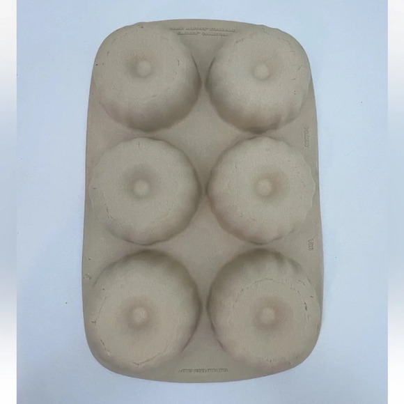 PAMPERED CHEF Fluted Mini Cake Bunt pan Family Heritage Stoneware 6 Count 4.5" - Picture 5 of 6